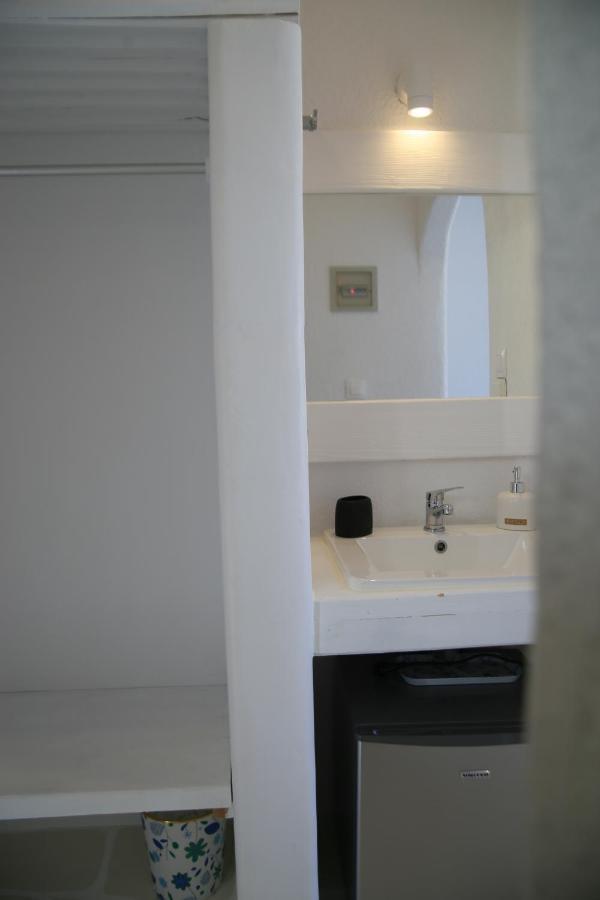 איוס חורה George & Irene Hotel מראה חיצוני תמונה