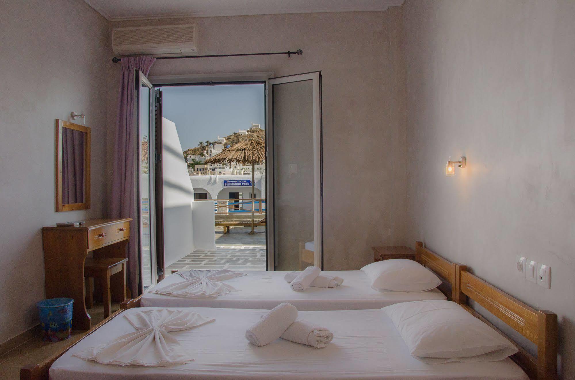 איוס חורה George & Irene Hotel מראה חיצוני תמונה