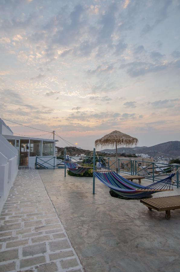 איוס חורה George & Irene Hotel מראה חיצוני תמונה