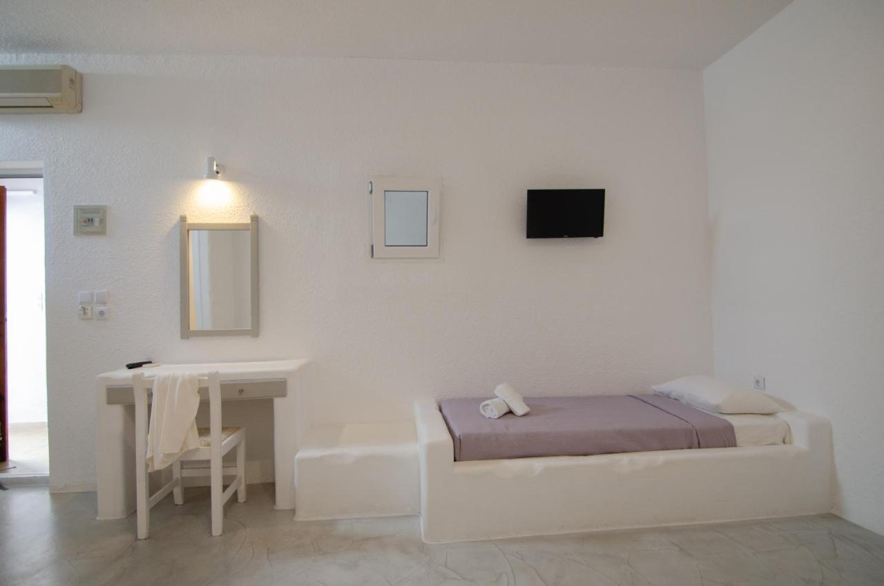 איוס חורה George & Irene Hotel מראה חיצוני תמונה